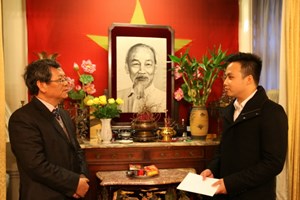 Vietnamese students in UK toward Central region
